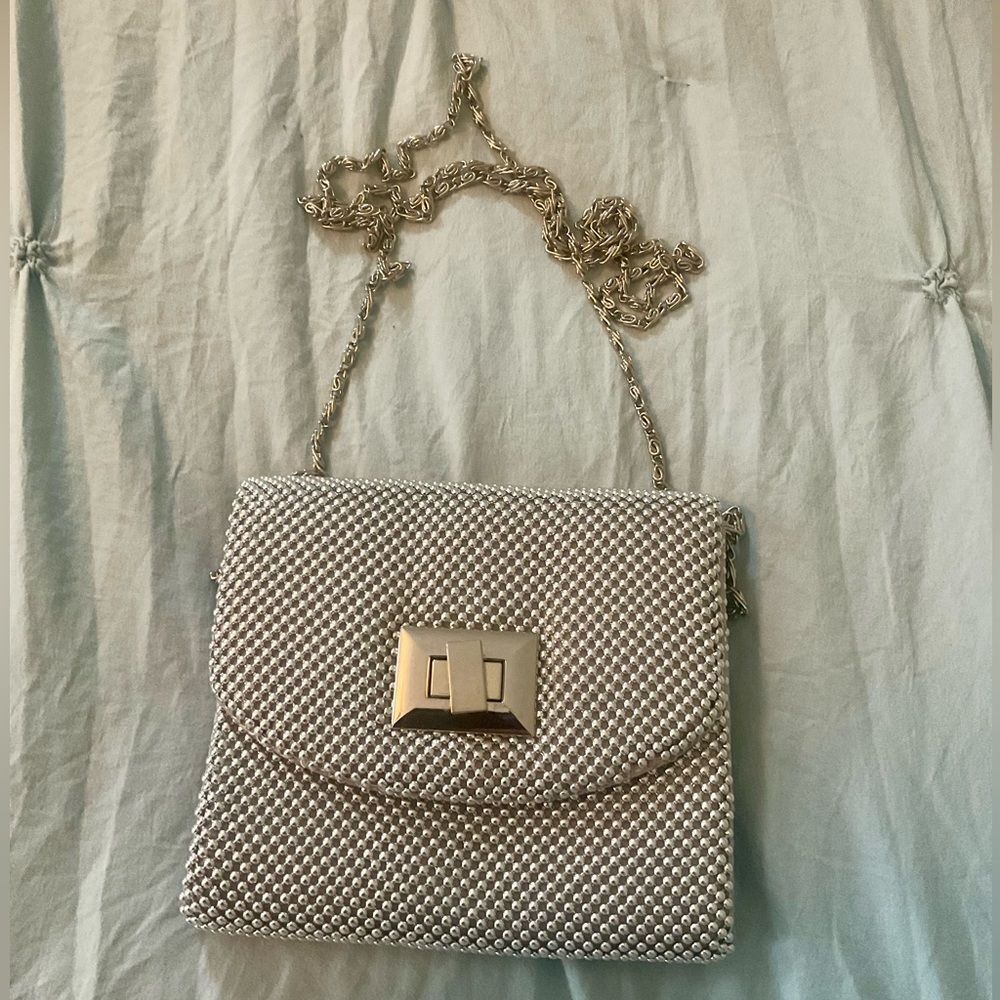 Elegant *La Regale* Silver Bead Chain Crossbody Bag Satin Lining - Picture 2 of 10